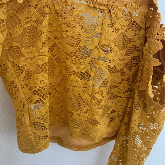 Blouse - Picture 2 of 3